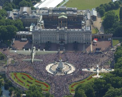 Flypast over London, Credit Crown Copyright